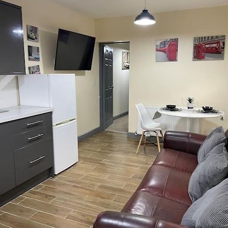 Modern 2 Bedroom Apartment In Derby City Centre Екстер'єр фото